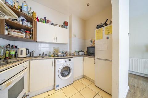 3 bedroom flat for sale, Benwell Road, Holloway