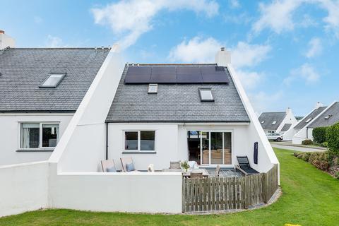 Perros, 23 Francis Lane, Trebetherick, Wadebridge, PL27 6TS