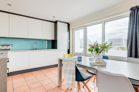 Perros, 23 Francis Lane, Trebetherick, Wadebridge, PL27 6TS