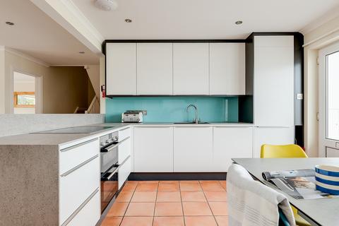 Perros, 23 Francis Lane, Trebetherick, Wadebridge, PL27 6TS