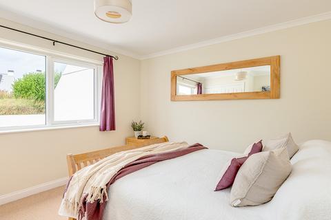 Perros, 23 Francis Lane, Trebetherick, Wadebridge, PL27 6TS