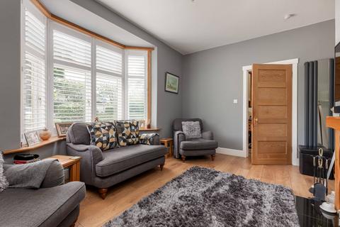 26 Drum Brae North, Edinburgh, EH4 8AZ