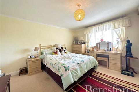 5 Tindall Mews, Hornchurch, RM12 4WW