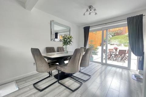 22 Ashleigh Mount Road, Exeter, EX4 1SW