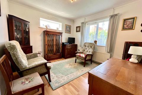 2 Baxter Close, Hingham, Norwich, NR9 4HZ