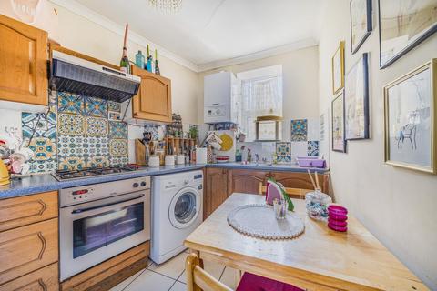 Studio for sale, Benwell Road, Holloway