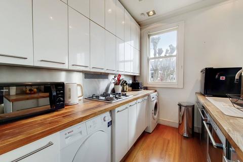 165d Stapleton Hall Road, London, N4 4QS