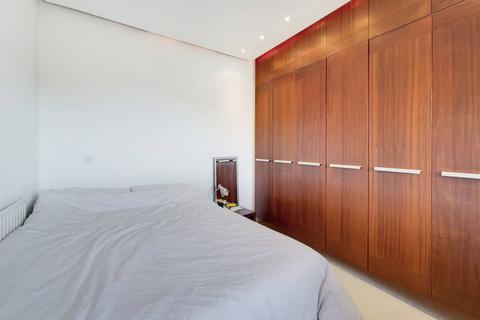 165d Stapleton Hall Road, London, N4 4QS