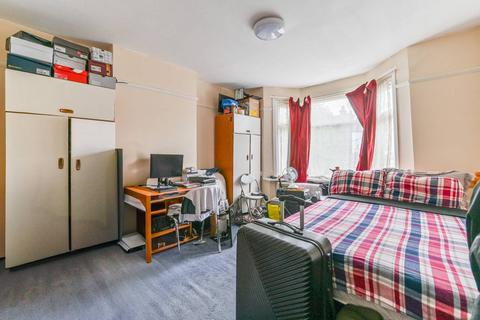 37 Hamilton Road, Thornton Heath, CR7 8NN