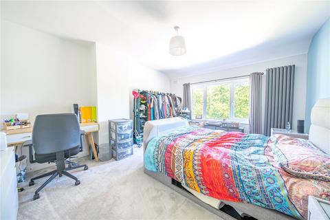 11 Buckstone Road, Leeds, LS17 5HT