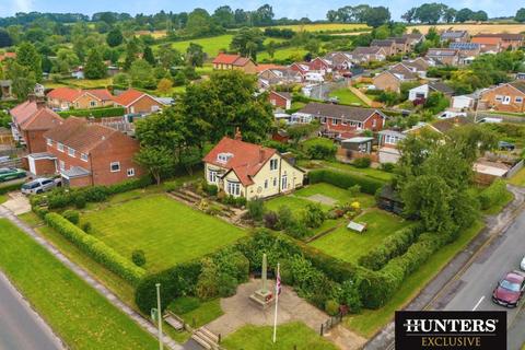 4 bedroom detached house for sale, High Street, Snainton, Scarborough