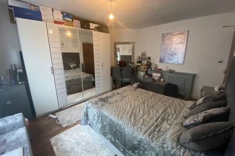 undefined, Ensuite Room Whitchurch Lane, , Edgware, Greater London, HA8 6QL