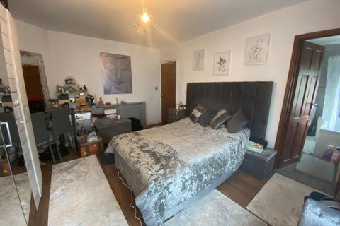 undefined, Ensuite Room Whitchurch Lane, , Edgware, Greater London, HA8 6QL