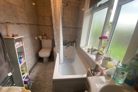 undefined, Ensuite Room Whitchurch Lane, , Edgware, Greater London, HA8 6QL
