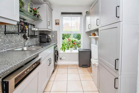 5 Chillington Way, Stoke-on-trent, ST6 8GJ