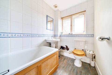 13 Ash Combe, Chiddingfold, Godalming, GU8 4RY