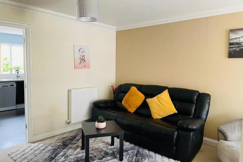 3 bedroom end of terrace house to rent, Fuggle Drive,  Aylesbury,  HP21