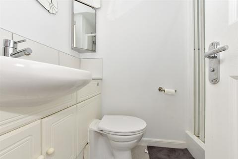 61 Gordon Close, Ashford, TN24 8RG
