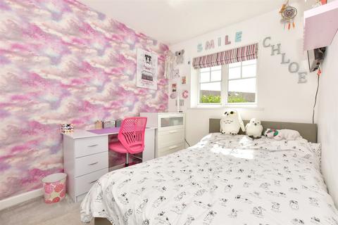 61 Gordon Close, Ashford, TN24 8RG