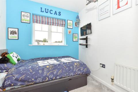 61 Gordon Close, Ashford, TN24 8RG