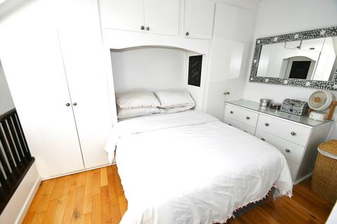 12 Cobb Close, Datchet, Slough, SL3 9QZ