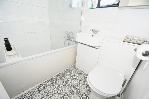 12 Cobb Close, Datchet, Slough, SL3 9QZ