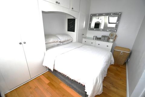 12 Cobb Close, Datchet, Slough, SL3 9QZ