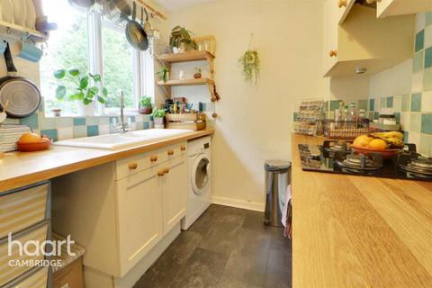 2 bedroom flat to rent, Lichfield Road, Cambridge