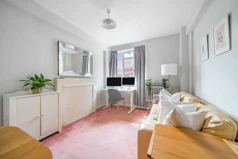 1 bedroom flat for sale, Hammersmith Road, Brook Green