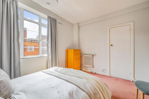 1 bedroom flat for sale, Hammersmith Road, Brook Green