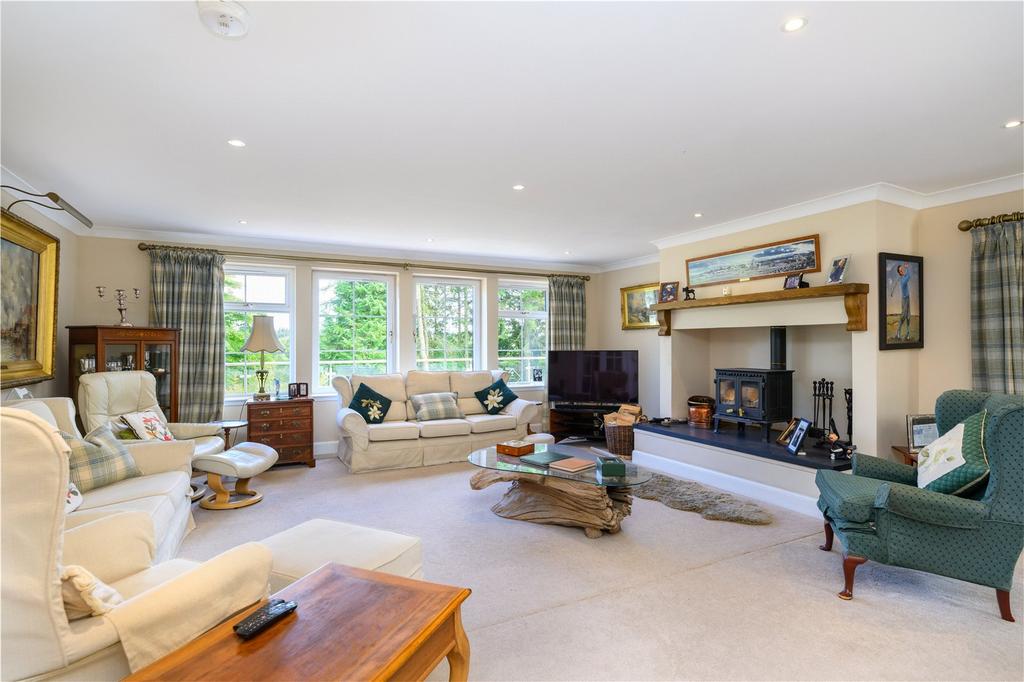 Sitting/Dining Room