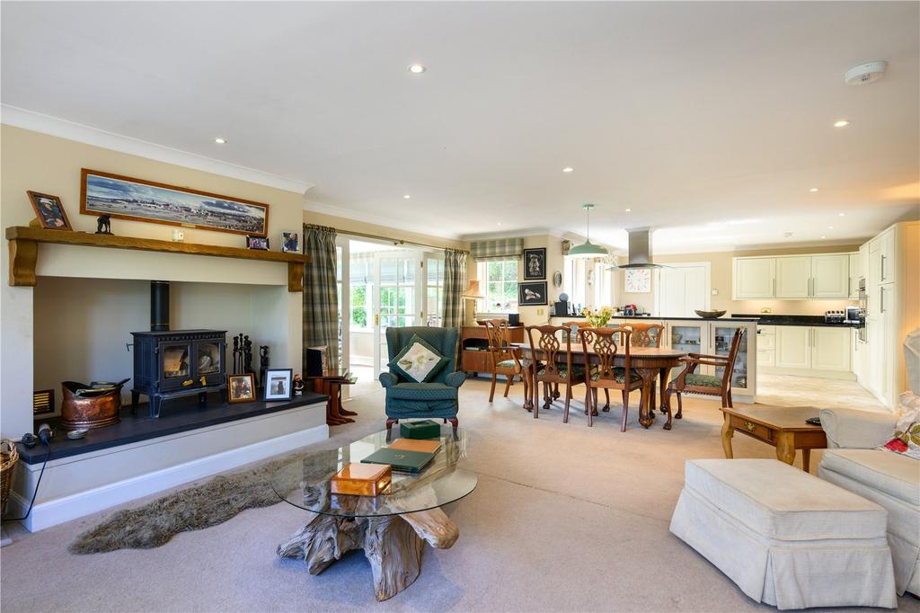 Sitting/Dining Room