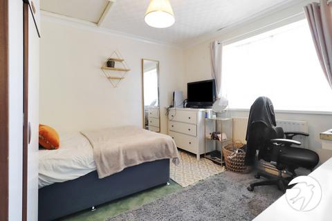 66 Edington Road, London, SE2 9JT