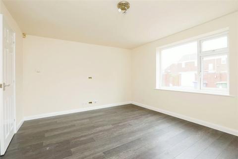 3 bedroom semi-detached house for sale, Kent Close, Worksop, Nottinghamshire, S81