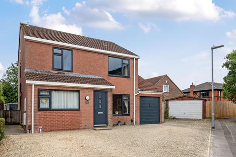 4 bedroom detached house for sale, Sunderland Close, Melksham SN12