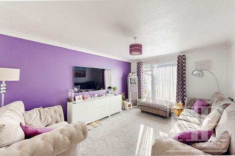 18 Brettingham Close, Crawley, RH11 8FD