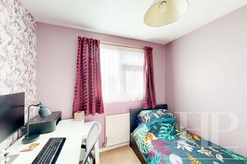 18 Brettingham Close, Crawley, RH11 8FD