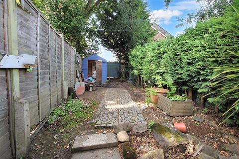 3 Torrington Close, Lindford, Bordon, GU35 0QE