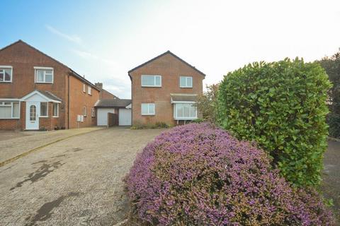 4 bedroom link detached house to rent, Grebe Close, Milford on Sea, Lymington, Hampshire, SO41 0XA