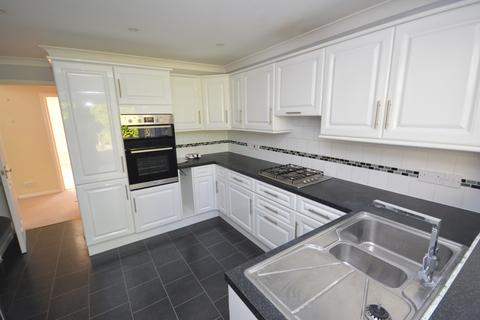 4 bedroom link detached house to rent, Grebe Close, Milford on Sea, Lymington, Hampshire, SO41 0XA