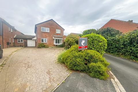 4 bedroom link detached house to rent, Grebe Close, Milford on Sea, Lymington, Hampshire, SO41 0XA