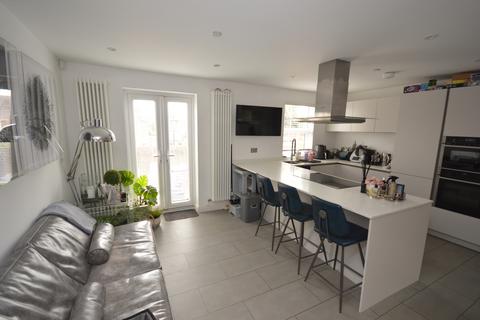 3 bedroom townhouse to rent, Trafalgar Place, Lymington, Hampshire, SO41