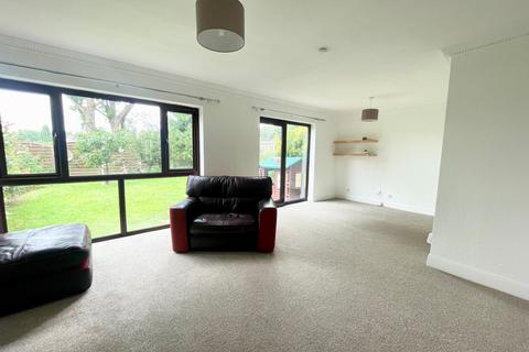 4 bedroom detached house to rent, Great Croft, Dronfield Woodhouse, Dronfield, S18