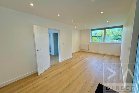 3 bedroom detached house to rent, Thameside, Teddington TW11