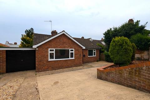 2 bedroom detached bungalow to rent, Harbord Road, Cromer