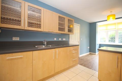 4 bedroom terraced house to rent, Spinners Way, Shepshed, LE12