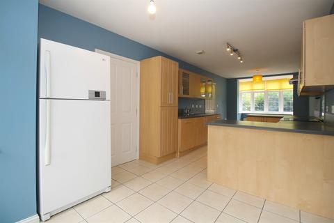 4 bedroom terraced house to rent, Spinners Way, Shepshed, LE12