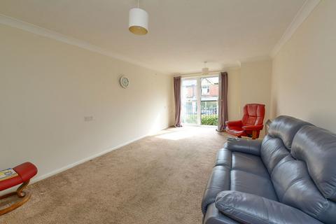 2 bedroom apartment for sale, Pinewood Court, Fleet GU51