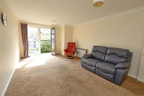 2 bedroom retirement property for sale, Pinewood Court, Fleet GU51