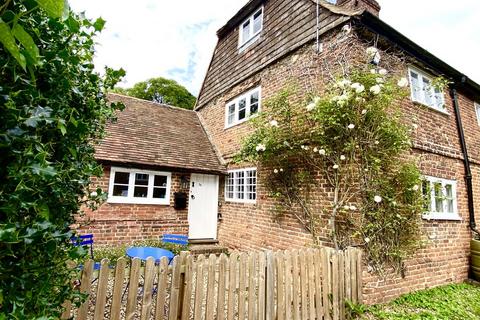 2 bedroom barn conversion to rent, Westbere Lane, Kent CT2